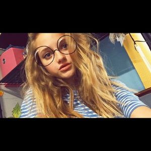 Meet your Posher, Taija